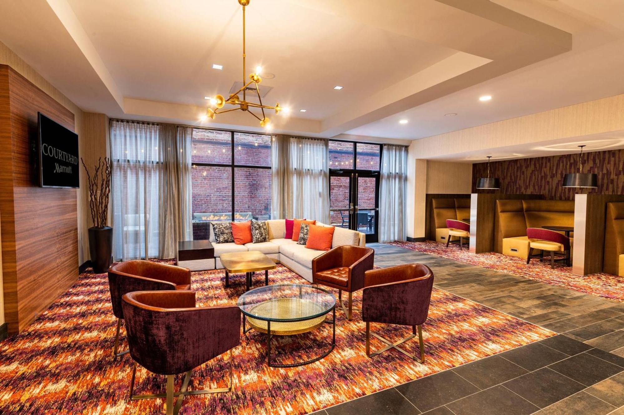 Hotel Courtyard Winston-Salem Downtown Zewnętrze zdjęcie